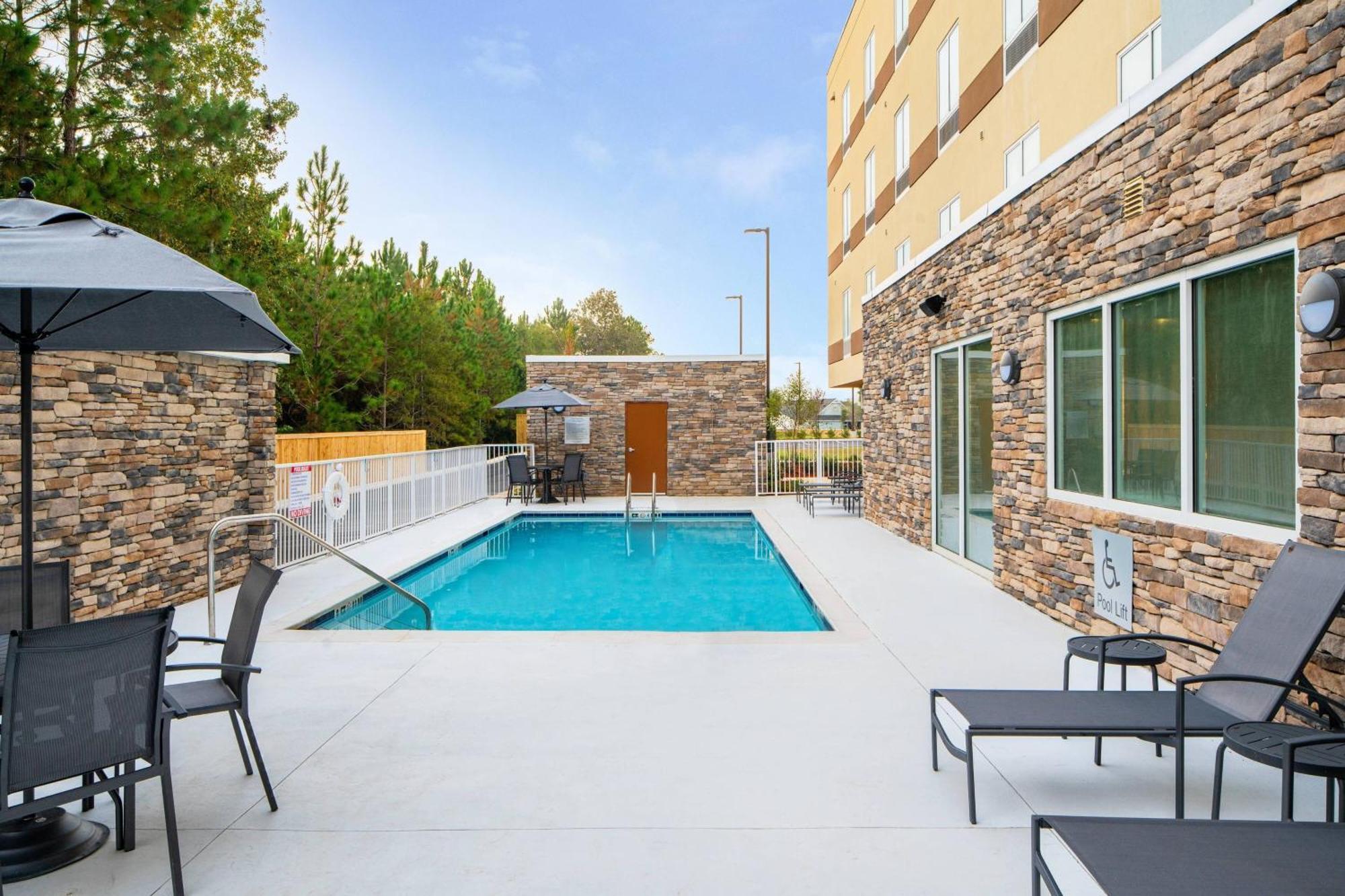 Fairfield By Marriott Inn & Suites Pensacola Pine Forest Exterior foto
